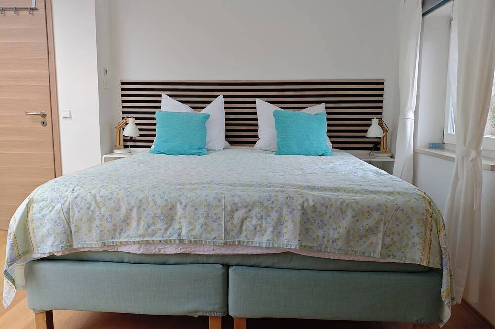 Ganze Wohnung, Dg Atelier mit Bergblick in Murnau am Staffelsee, Das Blaue Land