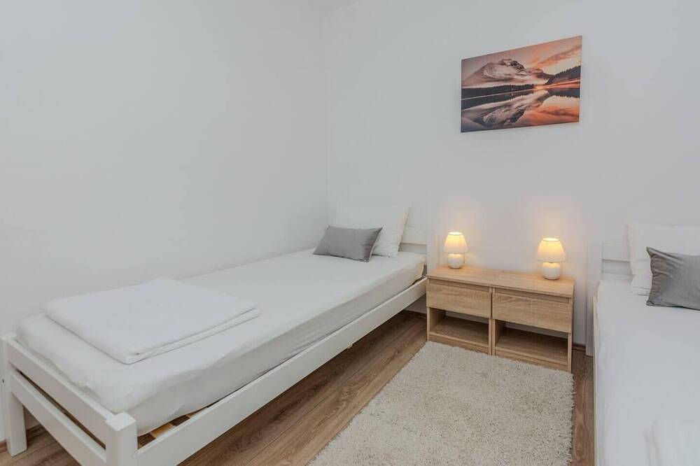 Holiday house Privlaka for 1 - 6 persons with 2 bedrooms - Holiday home in Privlaka, Zadar