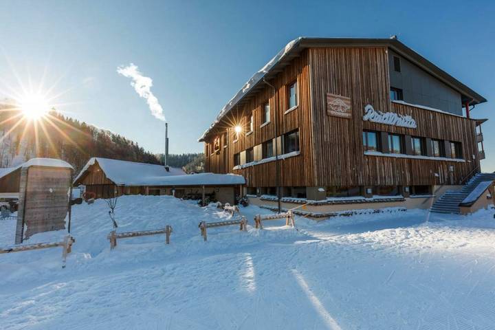 Hotel für 4 Personen, mit Terrasse und Garten sowie Sauna in Annaberg