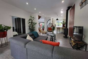 Cottage pour 10 personnes, avec jacuzzi ainsi que balcon et jardin, animaux acceptés à Verrières-le-Buisson