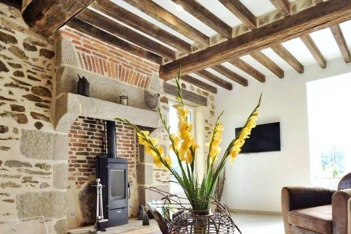 Gîte pour 6 personnes, avec jardin à Saint-Calais-du-Désert