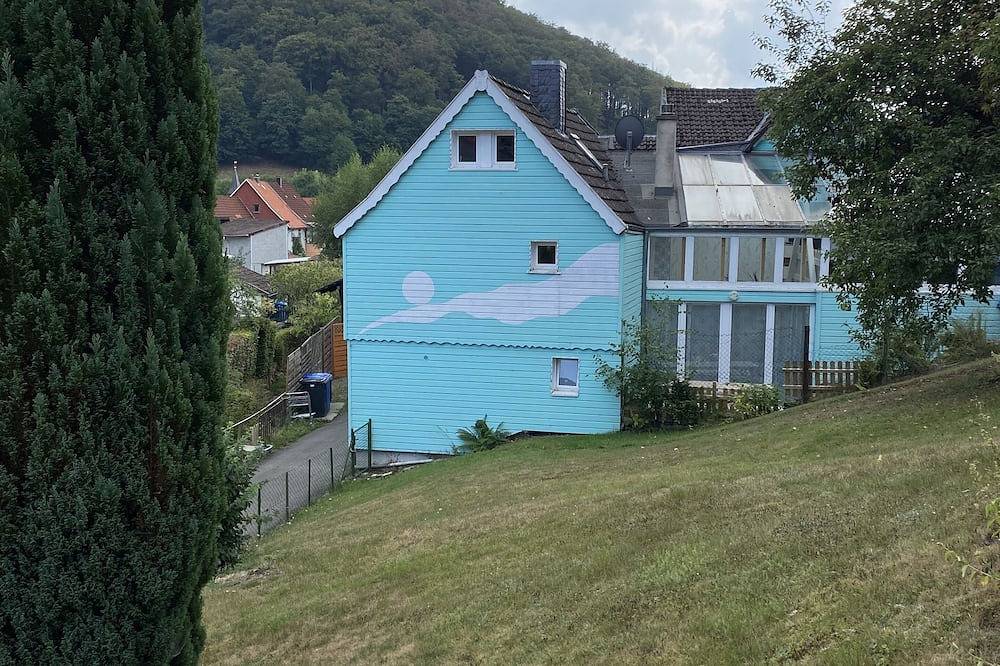 Chalet am Bergflüsschen mit Sauna & Riesentrampolin & Waldschwimmbad in Harzvorland