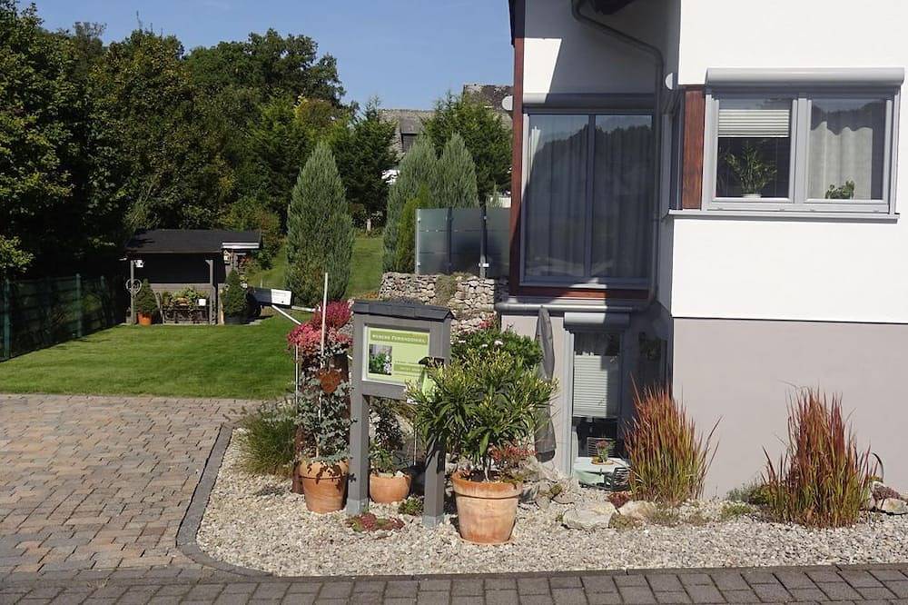 Ganze Wohnung, Fewo Webers Feriendomizil - Appartement/Fewo, Bad, Wc, 1 Schlafraum in Emmelshausen, Hunsrück