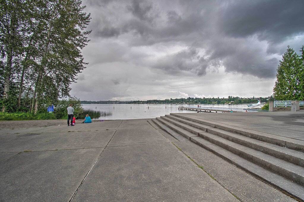 Charming Updated Retreat Walk to Lake Stevens! in Lake Stevens, Mount Baker-Snoqualmie Nationalwald