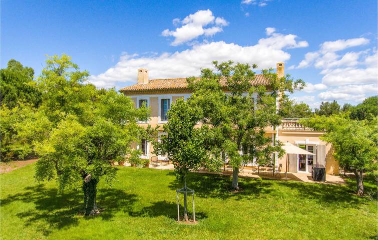 Location de vacances pour 14 personnes, avec jardin ainsi que piscine et terrasse à Béziers - 4