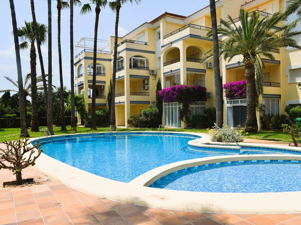Entire apartment, Apartment in Denia with pool and air conditioning, close to beach in Almadrava, Costa Blanca