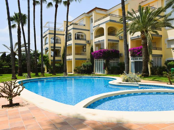 Ferienwohnung für 4 Personen, mit Garten und Pool sowie Terrasse in Dénia