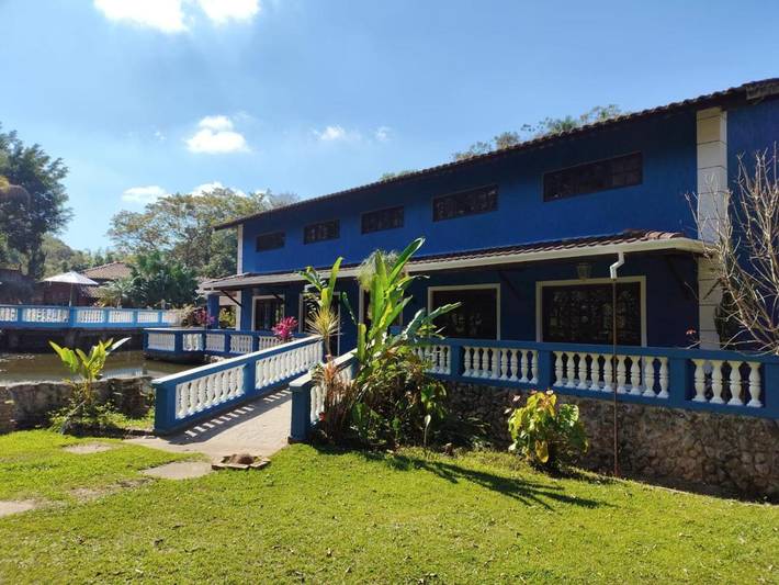 Casas e apartamentos de temporada para 4 pessoas, com jardim e vista para o lago e ainda vista and piscina em Guararema