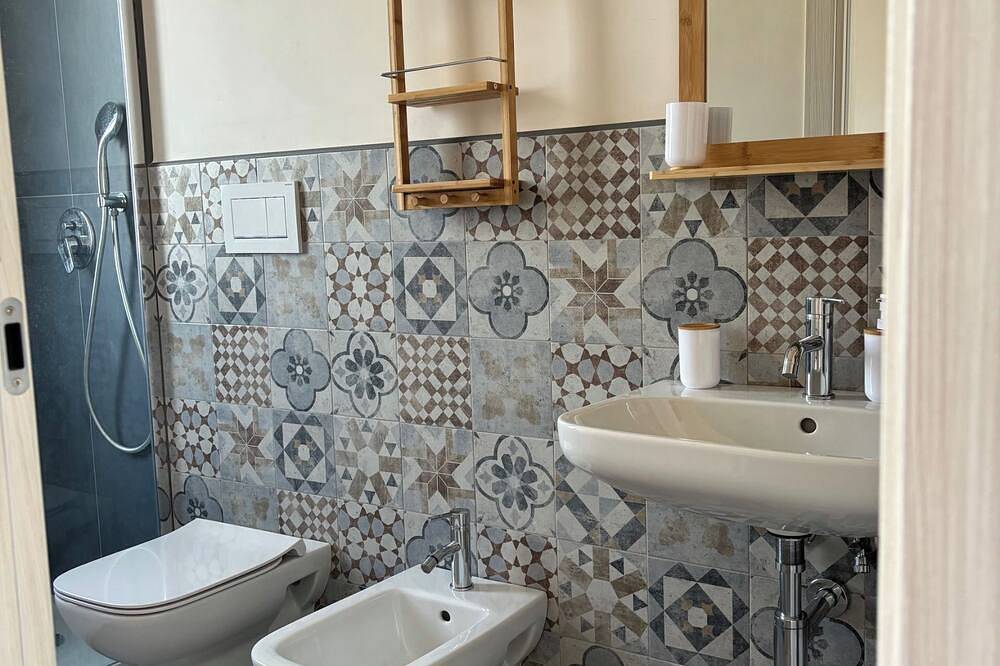 Ganze Wohnung, Apartment mit 1 Schlafzimmer, Meerblick und Terrasse in Favignana Stadt, Favignana