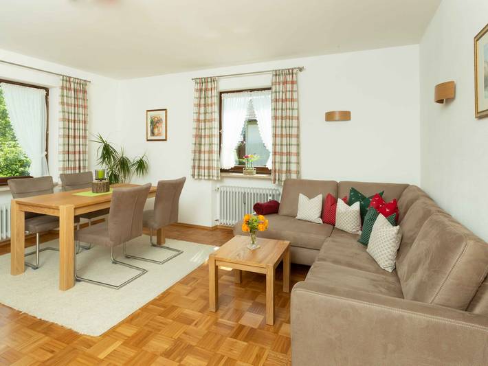 Hütte für 4 Personen, mit Balkon und Garten