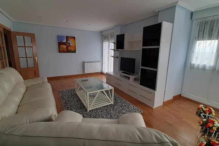 Casa rural para 6 personas, con balcón - 1