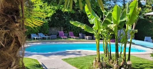 Gîte pour 3 personnes, avec piscine ainsi que jacuzzi et jardin, adapté aux familles à Le Fossat