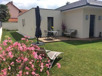Chambre d’hôte pour 2 personnes, avec terrasse ainsi que jardin et vue à Séméac