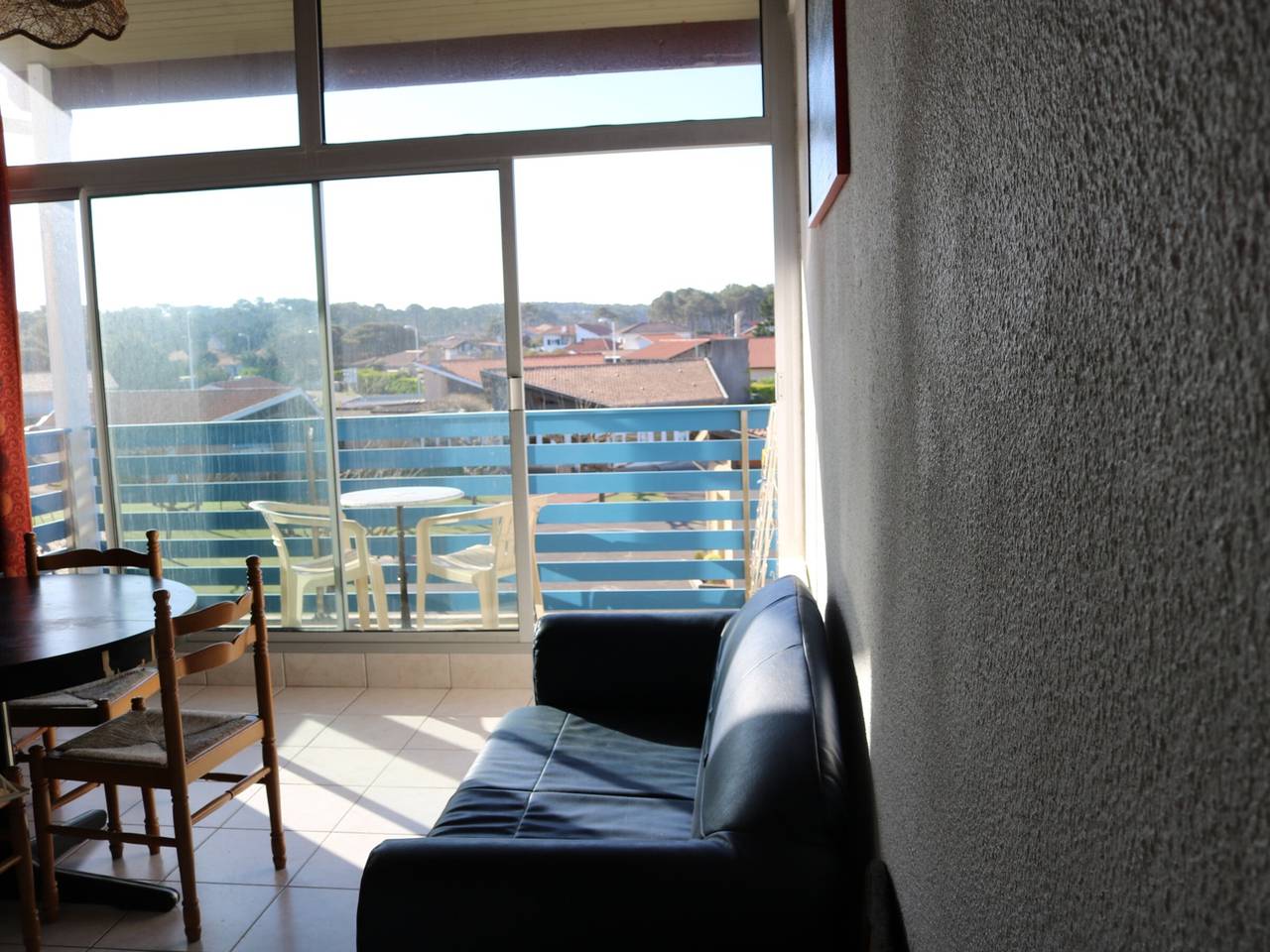 Entire apartment, Duplex Apartment in Biscarrosse Beach - Central Location with Parking and Balcony in Biscarrosse Plage, Biscarrosse