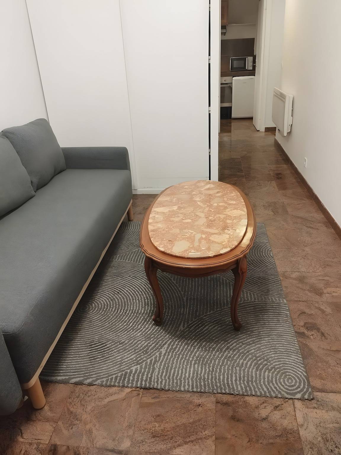 El bonito T2 de la Poste Drancy in Drancy, Sena-Saint Denis