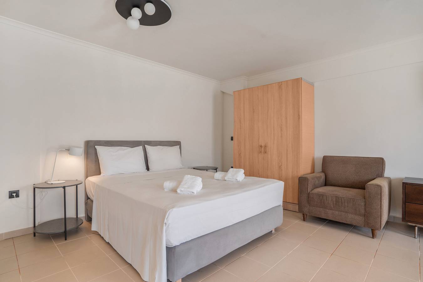 Gehele studio, Studio 'Ampatielou 7' met Privéterras en Airconditioning in Argostoli, Kefalonia