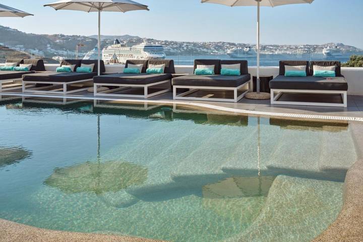 Hôtel pour 2 personnes, avec Terrasse ainsi que Piscine et Vue