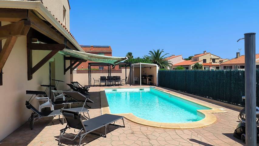 Villa pour 8 personnes, avec terrasse et jardin dans Saint-Cyprien-Plage