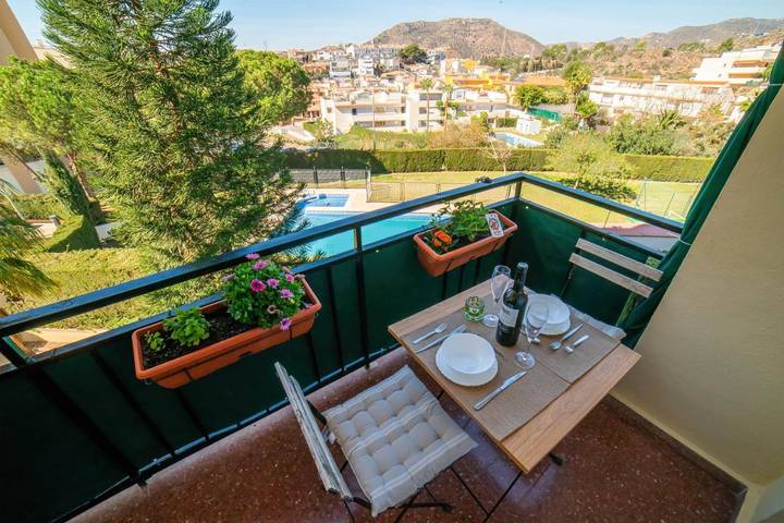 Apartamento para 4 personas, con piscina además de vistas y jardín, Familias con niños en La Cala del Moral