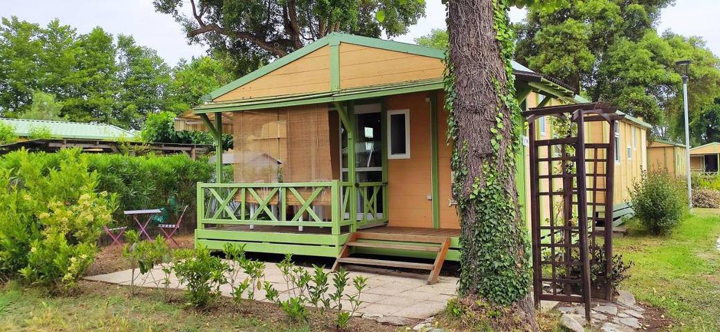 Camping pour 5 personnes, avec jardin