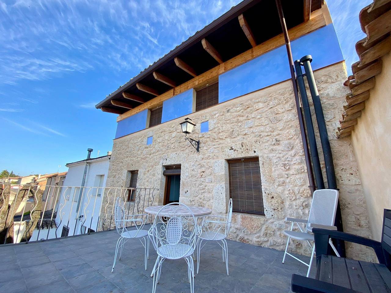 Finca 'La Mambla De La Ribera 1' mit Bergblick, Gemeinschaftsgarten und Wi-Fi in Ribera del Duero, Mambrilla de Castrejón