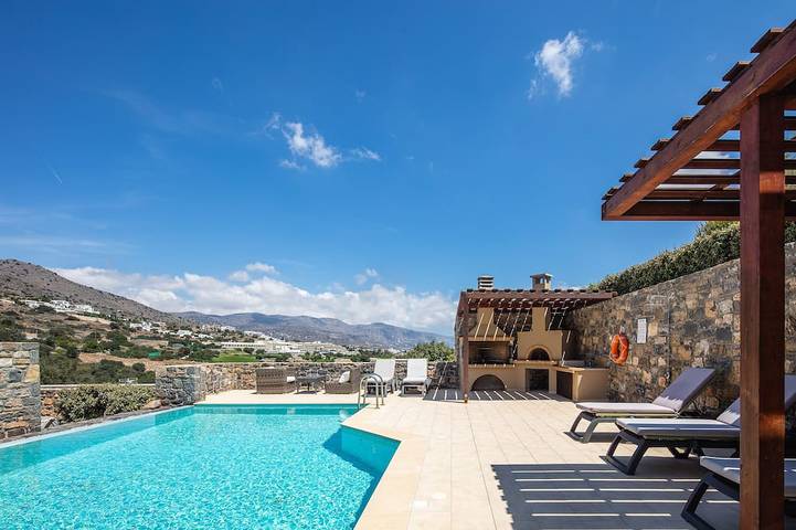 Villa für 6 Personen, mit Balkon und Garten in Elounda