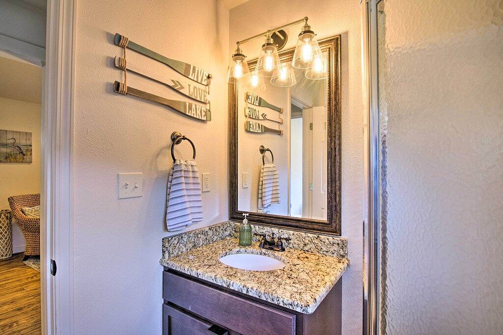 Log Cabin for 5 Guests in Table Rock Lake, Stone County