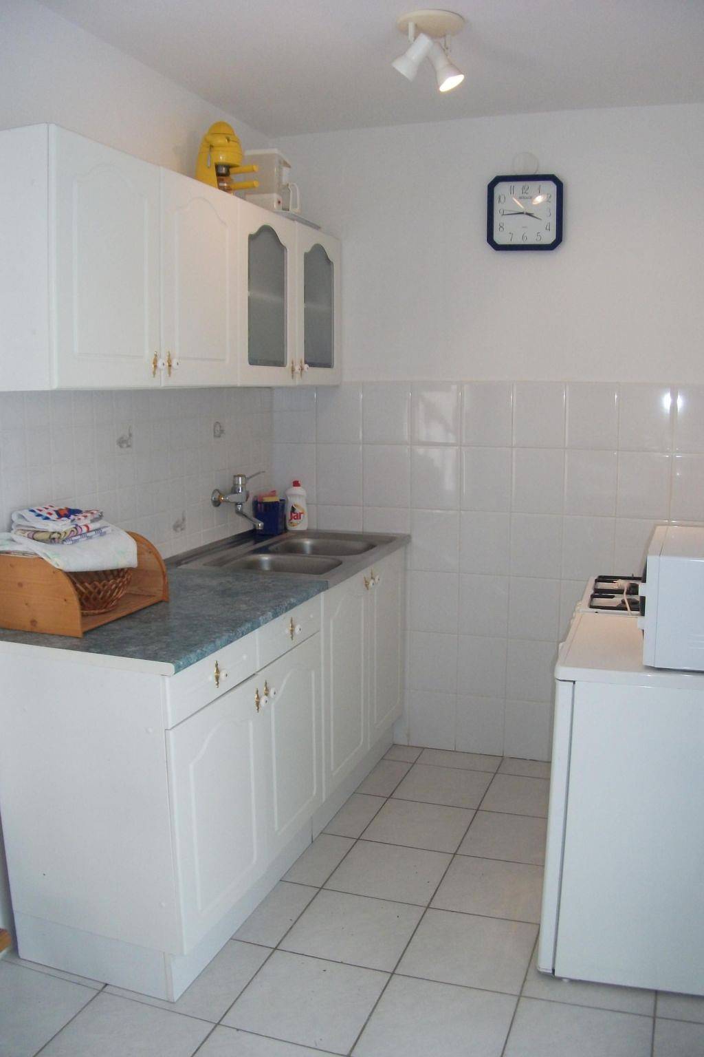 Mit Terrassen, Balkonen sowie Parkplatz in Dombowa, Komitat Tolnau