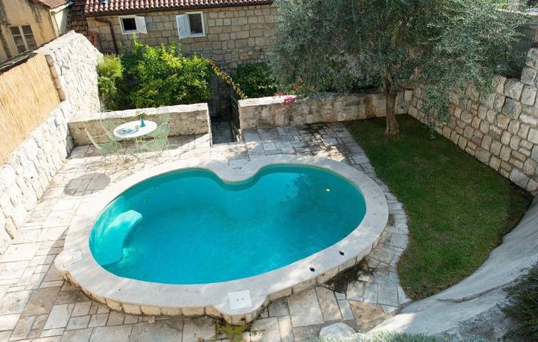Villa pour 6 personnes, avec piscine ainsi que vue et jardin à Cavtat - 4
