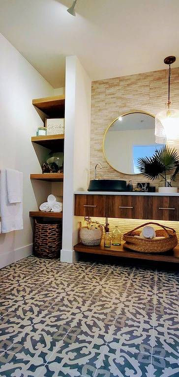 Gîte pour 6 personnes, avec balcon et jacuzzi à Kelowna - 2