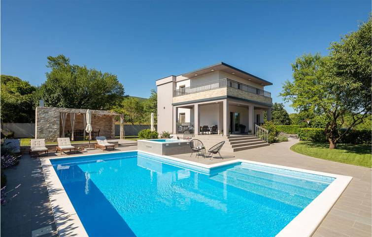 Geräumige 2-Zimmer-Wohnung mit Pool, WLAN, Küche und Parkplatz in Dalmatinisches Zagora