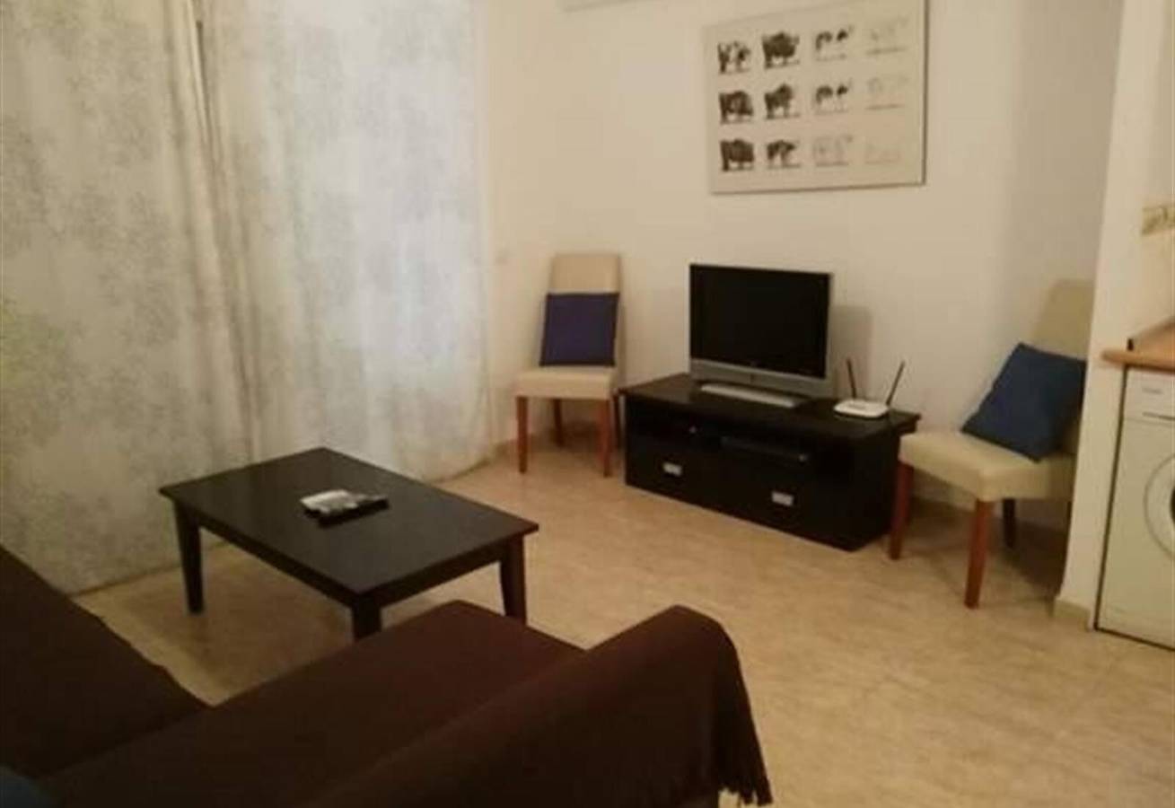Ganze Wohnung, Apartment 300m zum Strand, Poolblick mit Balkon & Wlan in Playa La Bajadilla, Roquetas de Mar