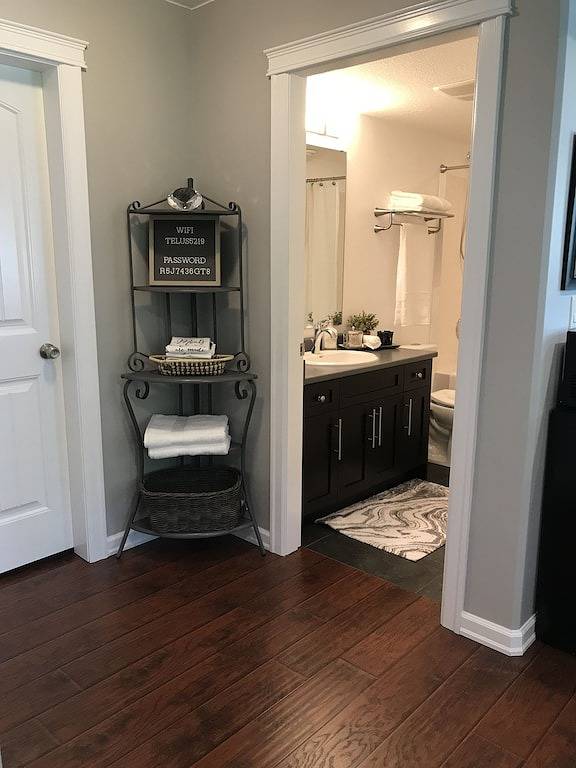 Lower Level Entry Home mit privater Terrasse und Garten. in Nanaimo, Regional District of Nanaimo