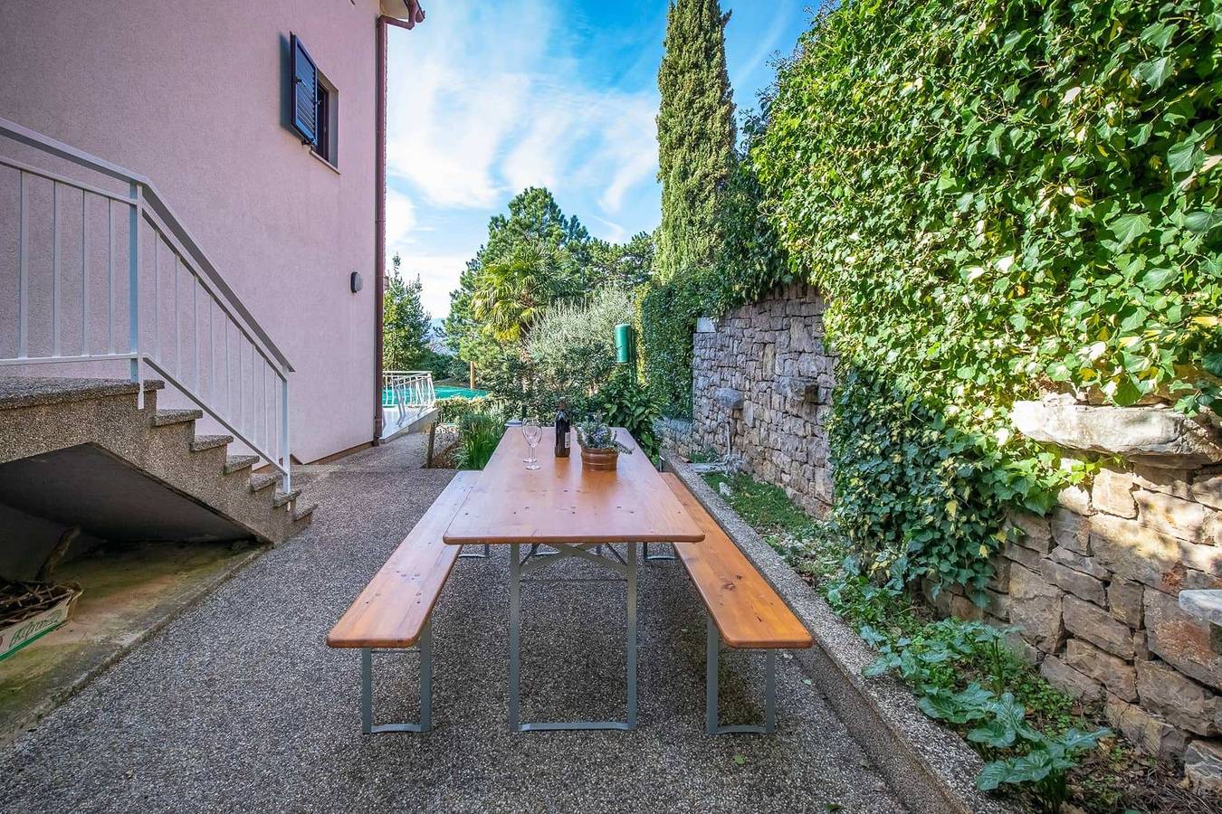 Ganze Wohnung, 1-Zimmer-Ferienwohnung mit Terrasse Njivice, Krk A-21868-a in Njivice, Krk