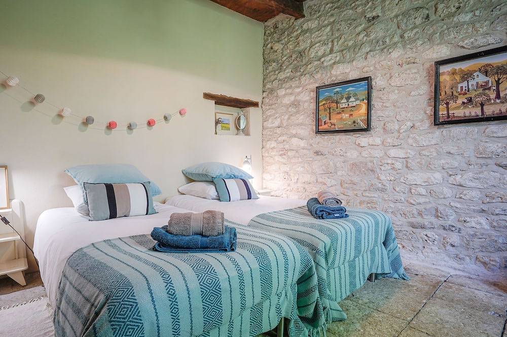 Belle Bastide de caractère, piscine privée et bain nordique chauffé, à Montcuq in Montcuq-en-Quercy-Blanc, Quercy