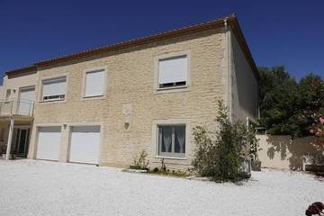 Gîte pour 4 personnes, avec jardin à Villeveyrac