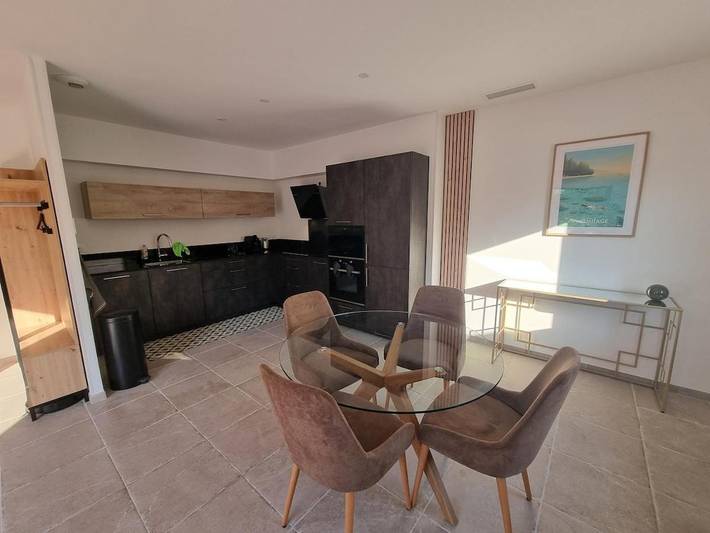 Location de vacances pour 6 personnes, avec piscine ainsi que jacuzzi et jardin à Jonquerettes - 4