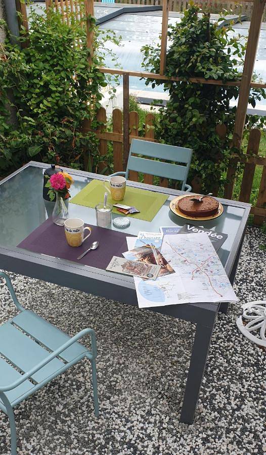 Location de vacances pour 4 personnes, avec piscine ainsi que jardin et vue, adapté aux familles à Chavagnes-en-Paillers - 3