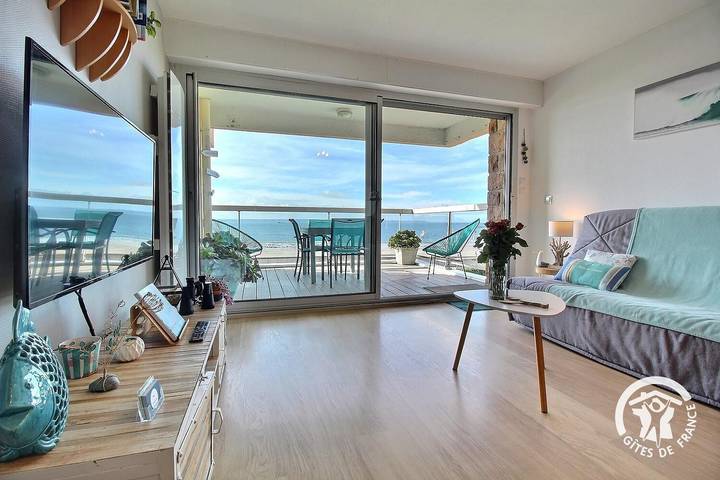 Gîte pour 2 personnes, avec terrasse dans Plage Tresmeur - 4