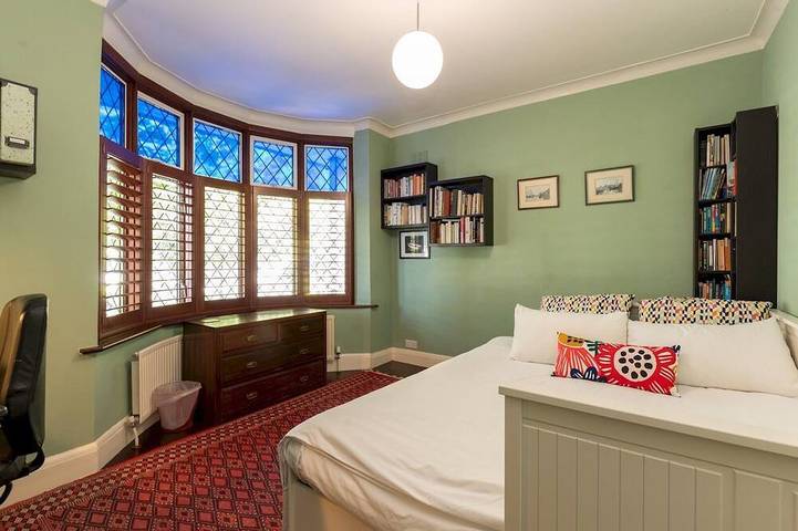 Bungalow für 6 Personen, mit Terrasse und Garten in London - 4