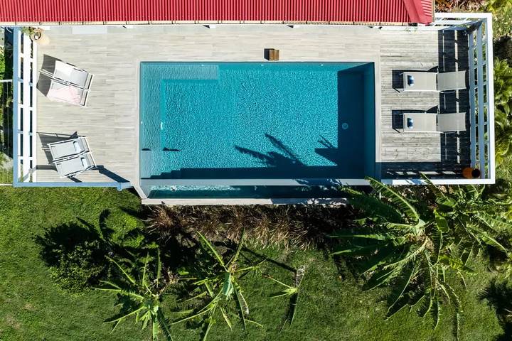 Location de vacances pour 9 personnes, avec vue ainsi que jardin et piscine à Grand-Bourg - 2