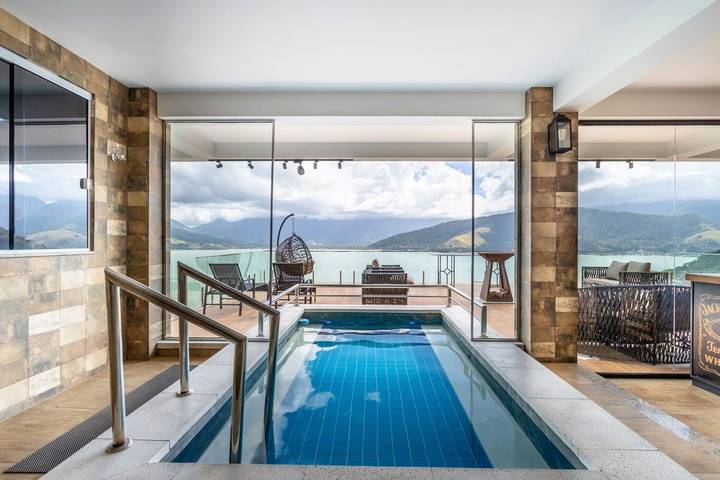 Casas e apartamentos de temporada para 12 pessoas, com jardim e balcão na Costa Verde (Rio de Janeiro)