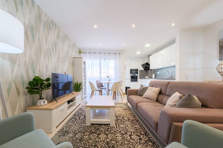 Ferienwohnung für 4 Personen, mit Pool und Balkon in Lagos