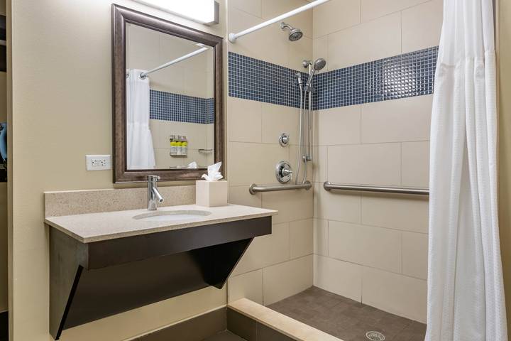 Hotel para 4 personas, con piscina - 1