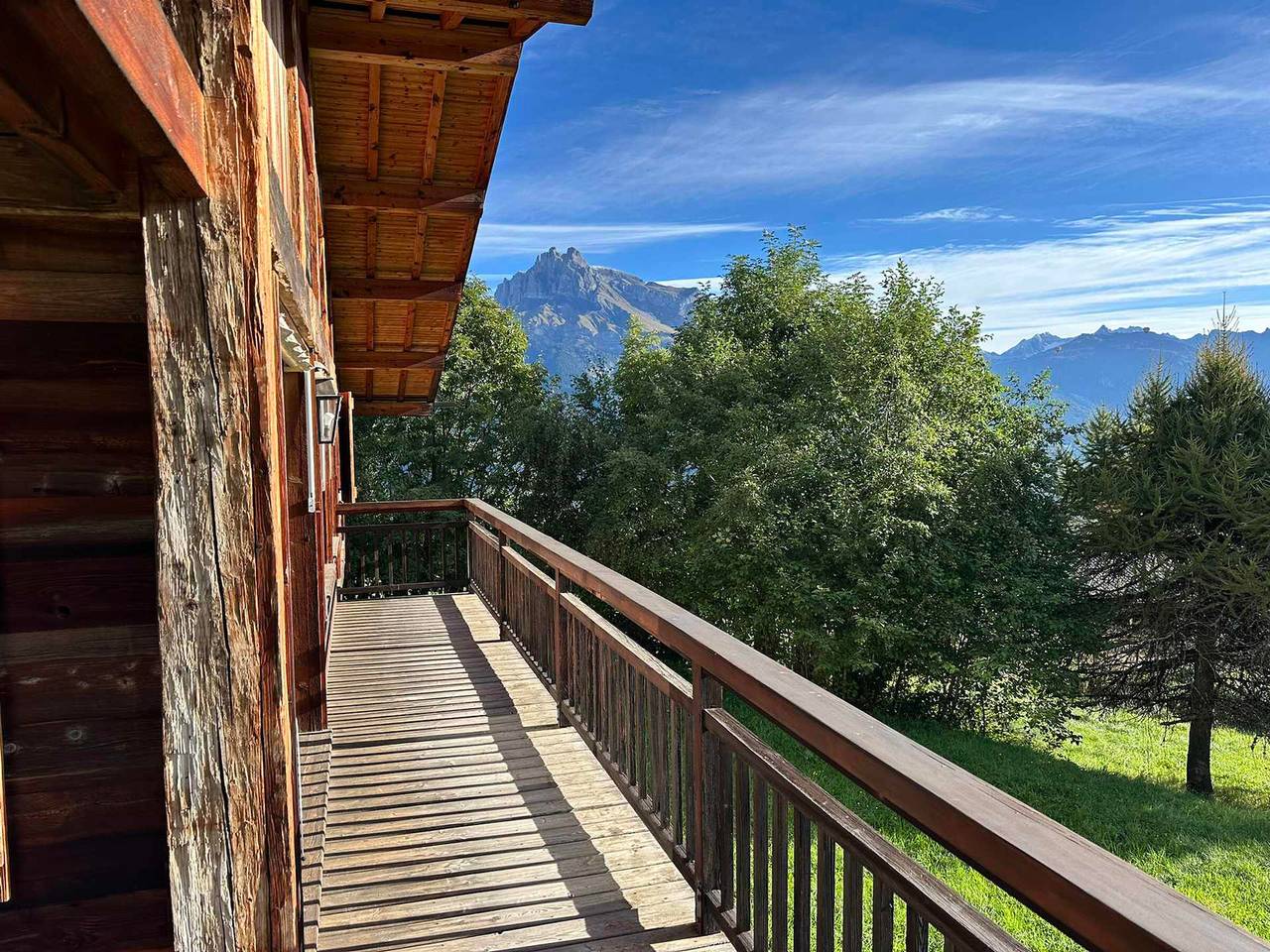 Chalet en Combloux, 5 habitaciones, estacionamiento, guardaesquís in Combloux, Pays du Mont-Blanc