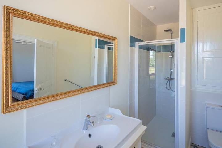 Location de vacances pour 2 personnes, avec jardin et terrasse ainsi que piscine et vue à La Vernelle - 4