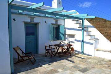 Holiday Rental for 4 People in Tinos, Cyclades, Photo 2
