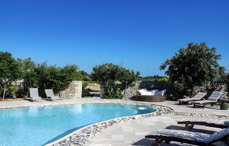 Villa per 17 persone, con Idromassaggio e Giardino a Martano