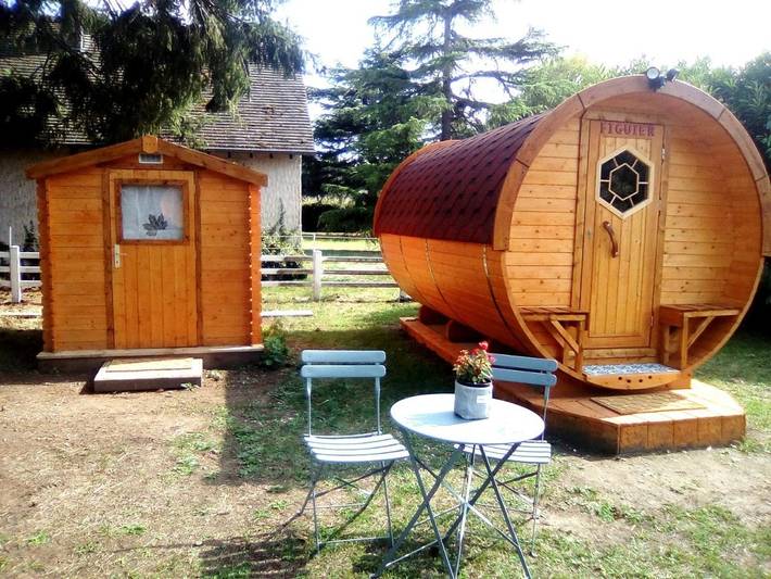 Location de vacances pour 2 personnes, avec Terrasse ainsi que Jardin et Vue dans Neuilly