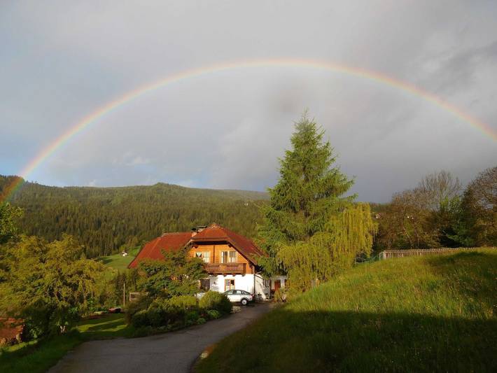 Ferienwohnung für 3 Personen, mit Terrasse und Garten sowie Ausblick